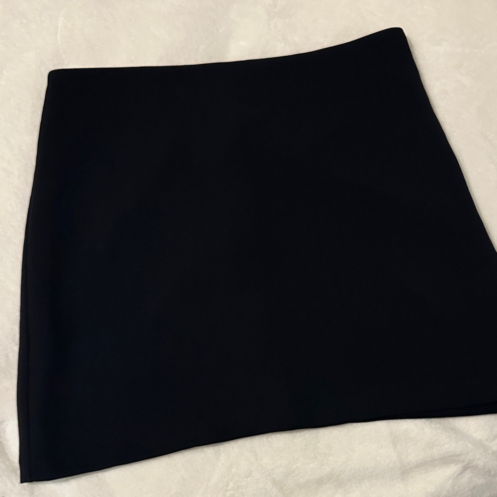 ❌SOLD❌ Wilfred Elegant Black Mini Skirt
